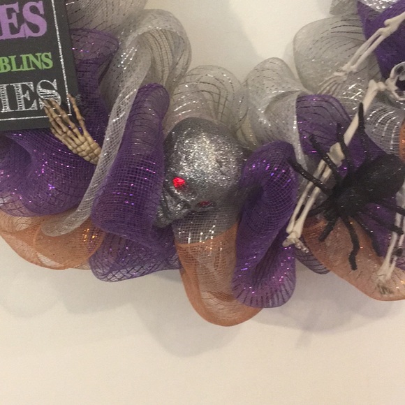 Halloween light-Up skull Wreath Spooky Fun 33 x 31 - Picture 6 of 7